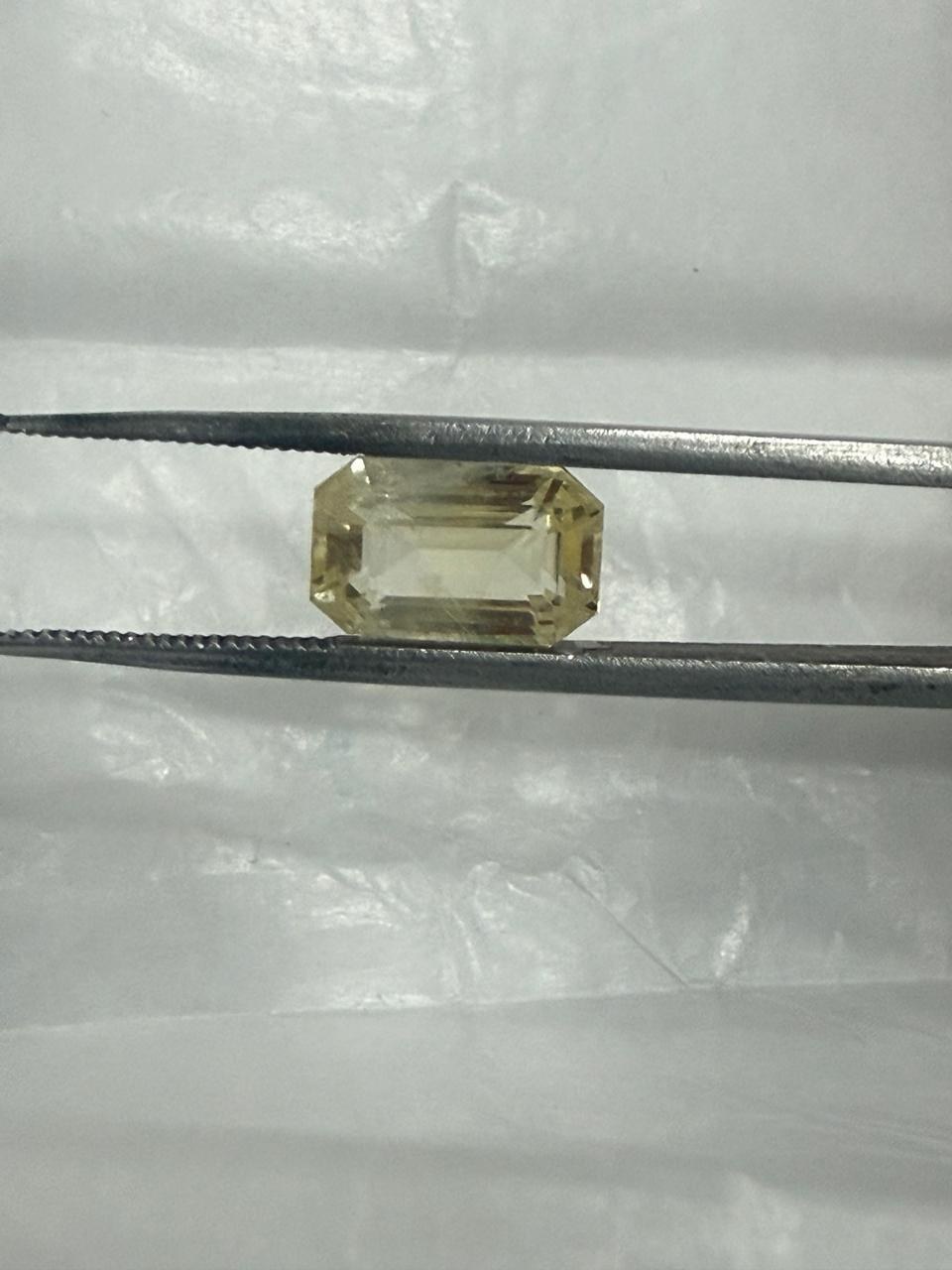Natural Srilankan Pukhraj (Yellow Sapphire) 5.22 Ratti