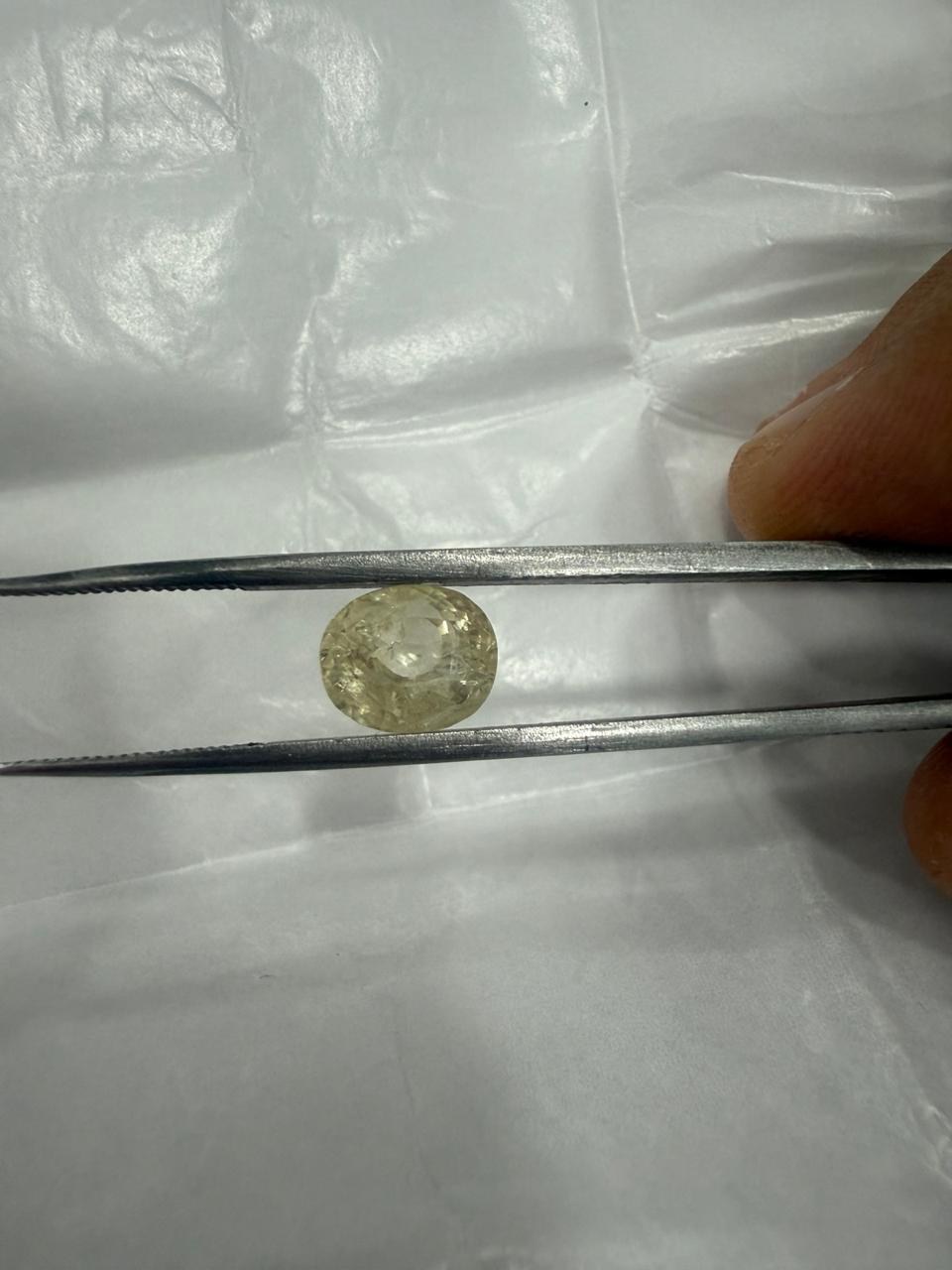 Natural Srilankan Pukhraj (Yellow Sapphire) 5.18 Ratti