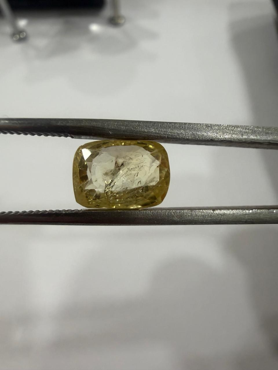 Natural Srilankan Pukhraj (Yellow Sapphire) 4.39 Ratti