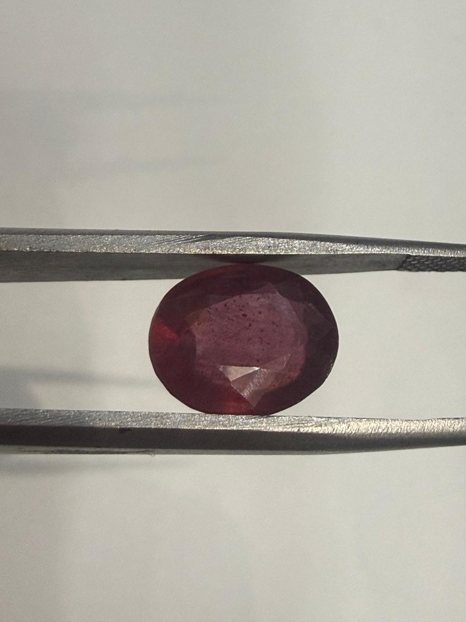 Natural Manik (Ruby) 5.02 Ratti – Oval Shape